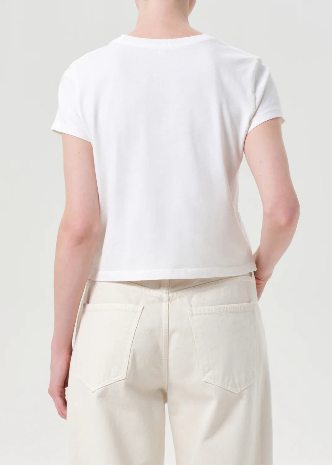 AGOLDE ADINE SHRUNKEN TEE IN WHITE ASH
