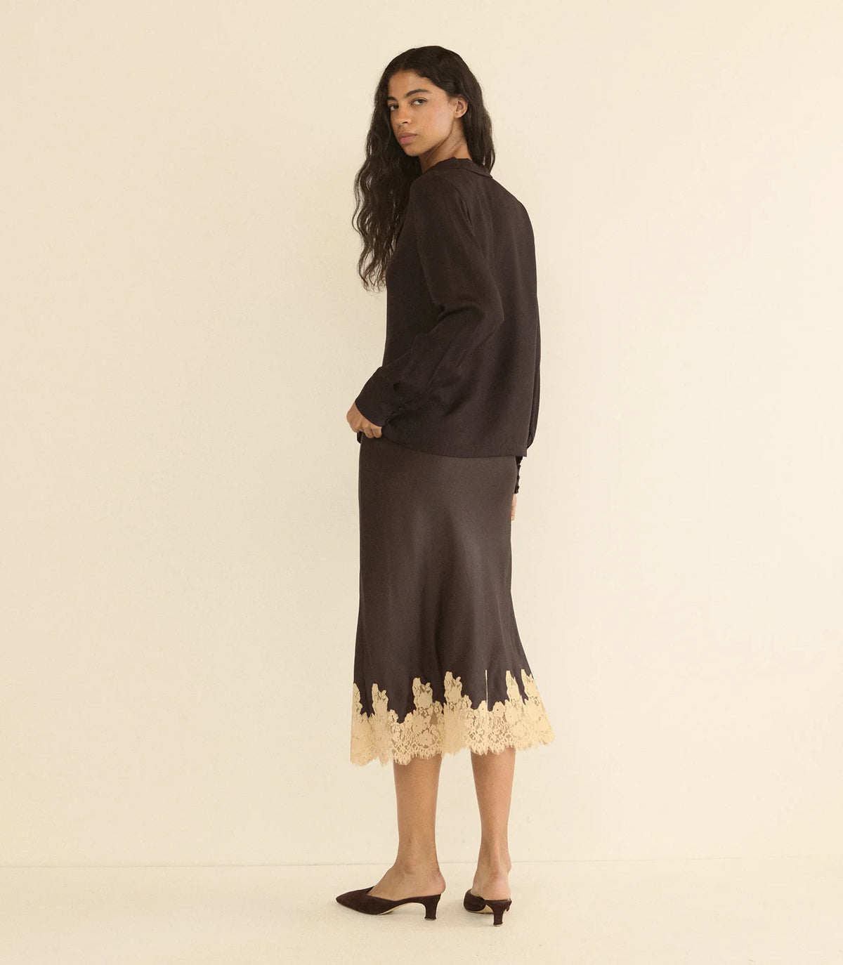 Dôen ELOWEN SKIRT IN EQUESTRIAN BROWN WITH CREAM LACE